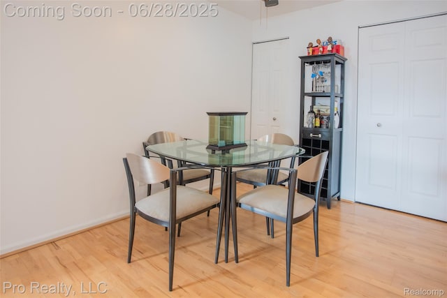 3559 Port Cove Dr Unit 25, Waterford, MI 48328 - dining room with wood finished floors and baseboards