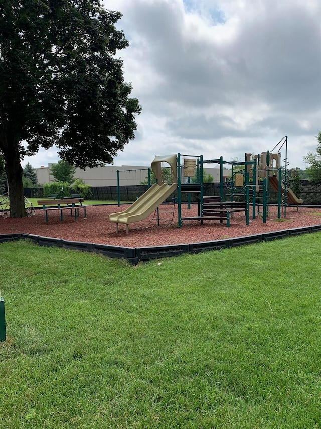1950 S 13th, Niles, MI 49120 - view of community play area