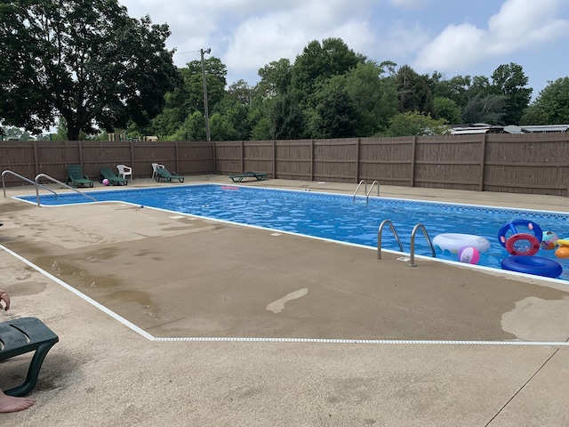 1950 S 13th, Niles, MI 49120 - view of swimming pool featuring a patio