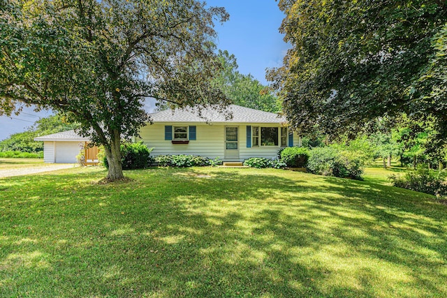 356 Riverview Dr, Plainwell, MI 49080 - ranch-style home with driveway, a front yard, and roof with shingles