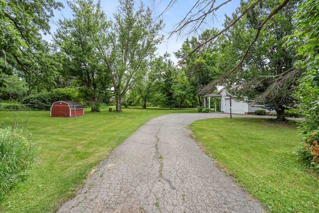 9719 King Rd, Spring Arbor, MI 49283 - view of asphalt driveway