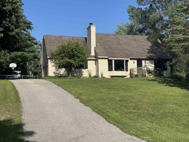 726 Highland Park Dr, Traverse City, MI 49686 - photo 1