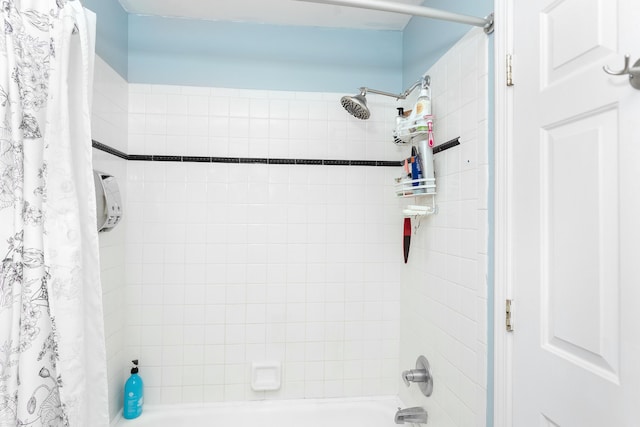 30921 Lee Frank Ln, Madison Heights, MI 48071 - bathroom with shower / tub combo with curtain