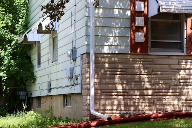 329 Bede St, Otisville, MI 48507 - view of side of home