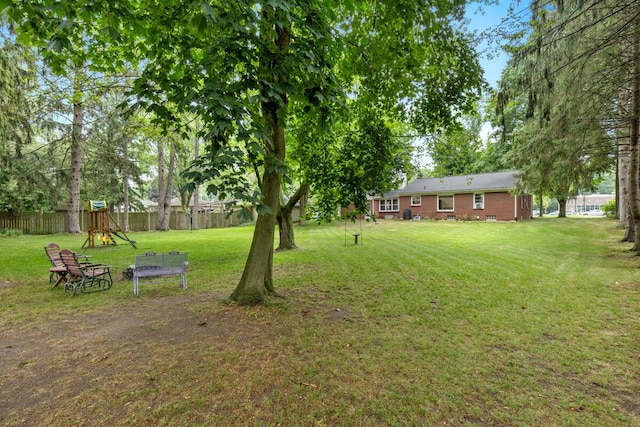 437 Collindale Ave NW, Grand Rapids, MI 49504 - view of yard