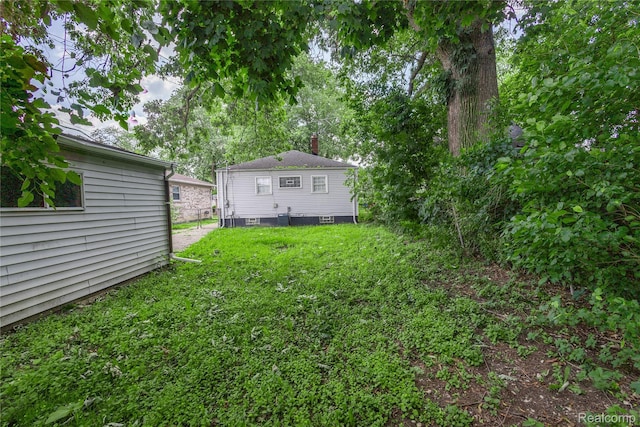 22613 Raven Ave, Eastpointe, MI 48021 - view of green lawn