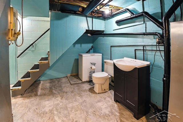 2816 Chippewa Ln, Midland, MI 48640 - unfinished below grade area with concrete block wall and stairs