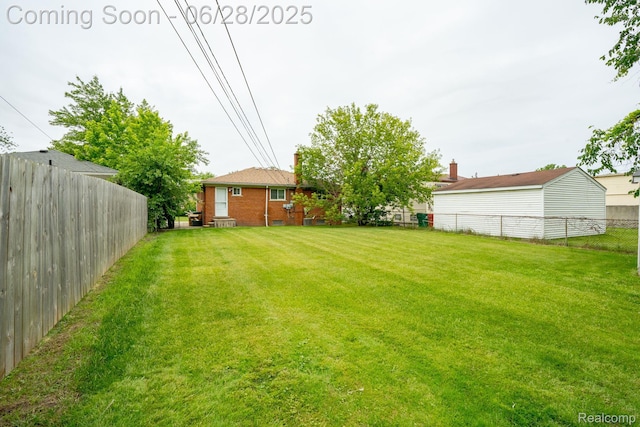 23320 Beechwood Ave, Eastpointe, MI 48021 - view of fenced backyard