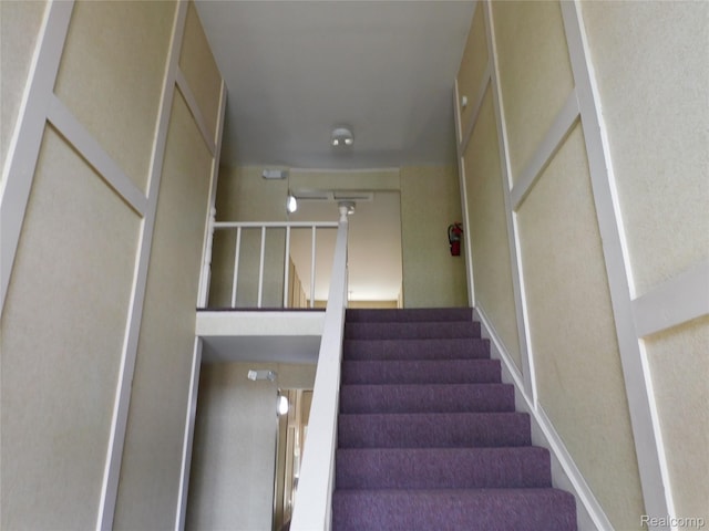 30268 Southfield Rd Unit 229, Southfield, MI 48076 - view of stairway