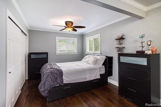 8406 W Ellis Rd, Davisburg, MI 48350 - bedroom featuring a closet, wood finished floors, crown molding, and a ceiling fan