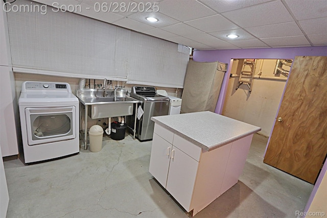 1640 High Pointe Dr, Commerce Twp, MI 48390 - washroom with washer and clothes dryer, cabinet space, and recessed lighting