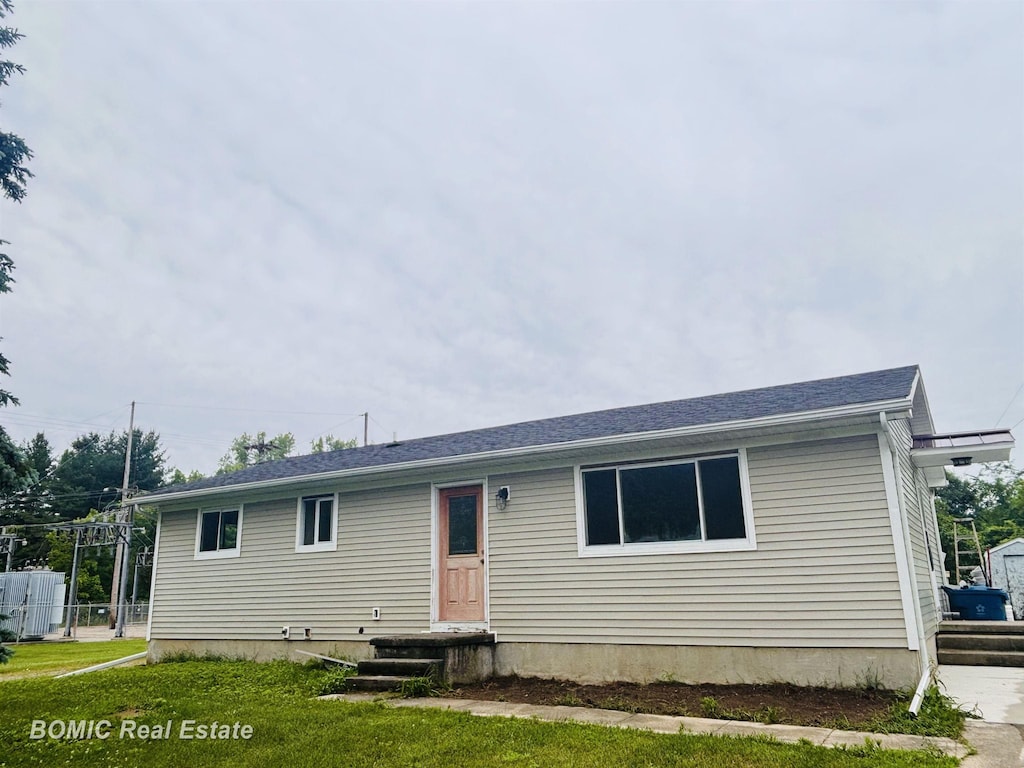 452 Birch St, Vassar, MI 48768 - view of front of home