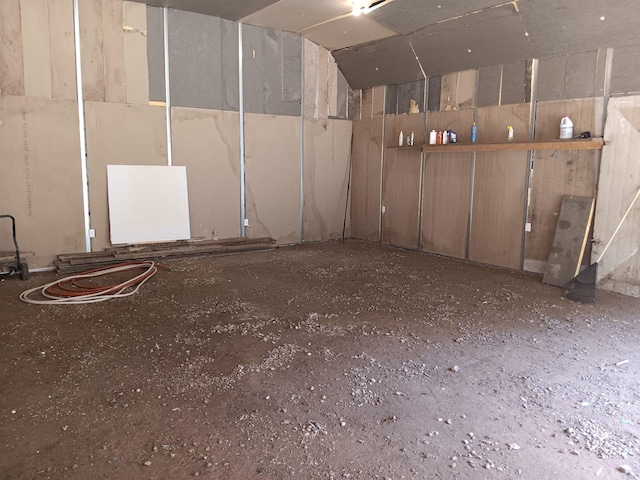 6317 E 76th St, Newaygo, MI 49337 - misc room with lofted ceiling