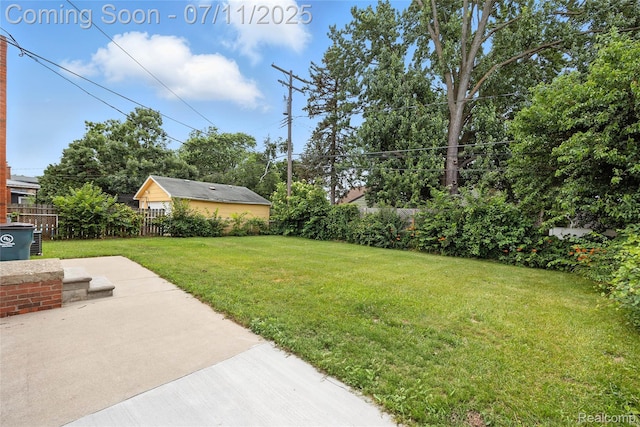 1418 W 13 Mile Rd, Royal Oak, MI 48073 - view of yard with a patio area
