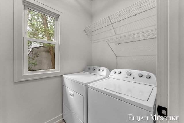243 Page St NE, Grand Rapids, MI 49505 - laundry area featuring independent washer and dryer and baseboards