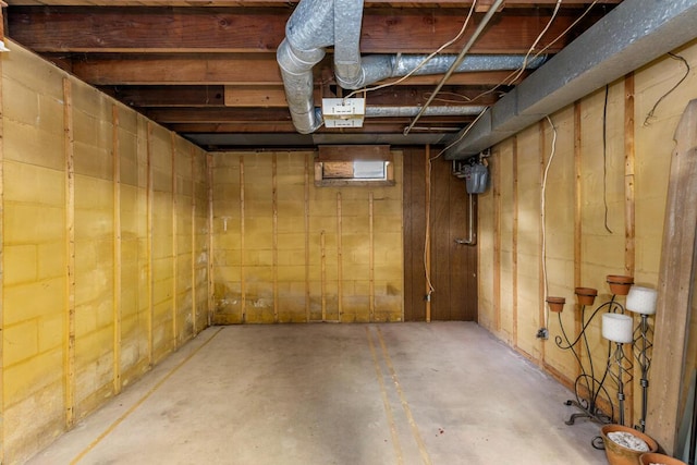 2925 Dawes Ave SE, Grand Rapids, MI 49508 - basement with gas meter