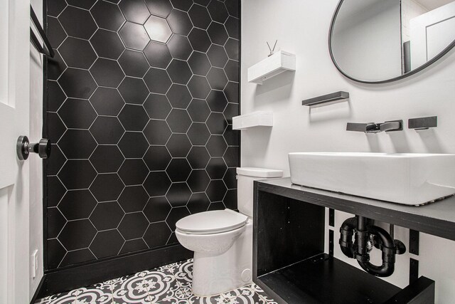 3365 Circle Dr, Saint Joseph, MI 49085 - bathroom with a sink and tile walls