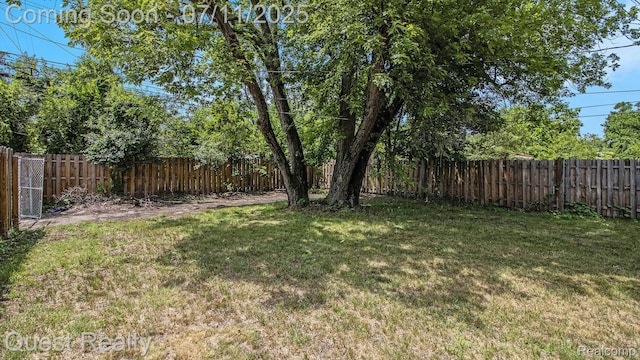 21005 Westview Ave, Ferndale, MI 48220 - view of fenced backyard