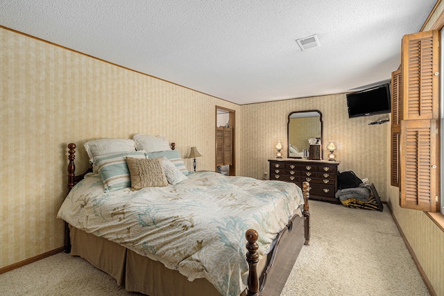 4650 Rollridge Ave, Kalamazoo, MI 49004 - bedroom featuring carpet, wallpapered walls, and a textured ceiling