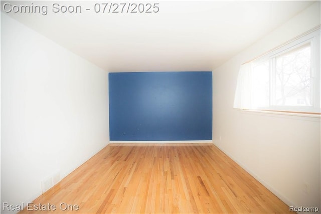 25702 Cambridge Ct, Roseville, MI 48066 - photo 9