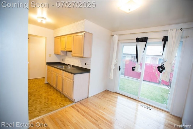 25702 Cambridge Ct, Roseville, MI 48066 - photo 7