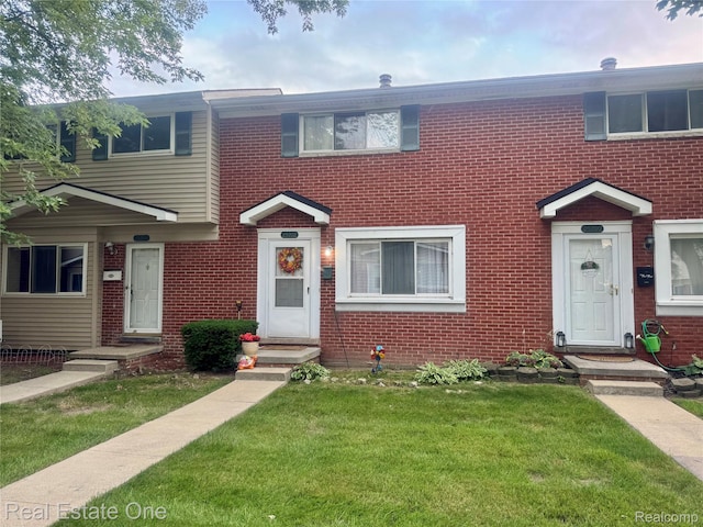 25702 Cambridge Ct, Roseville, MI 48066 - photo 1