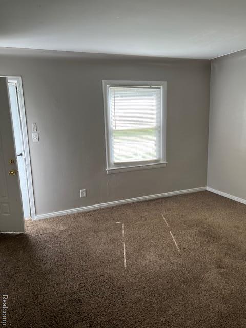 21111 Beechwood Ave, Eastpointe, MI 48021 - photo 3