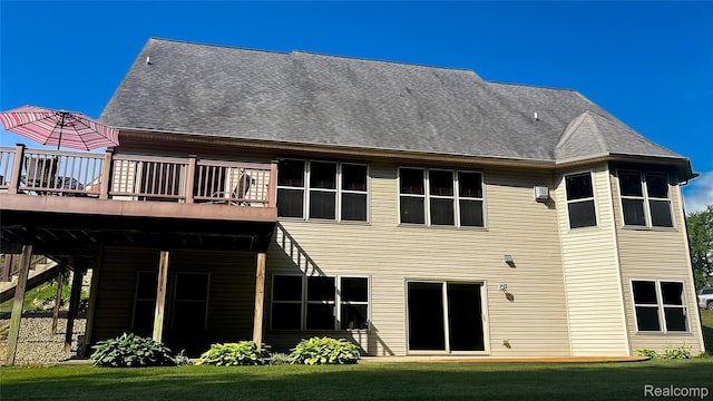 5580 Birch Ln, Davisburg, MI 48350 - back of house with a wooden deck and a yard