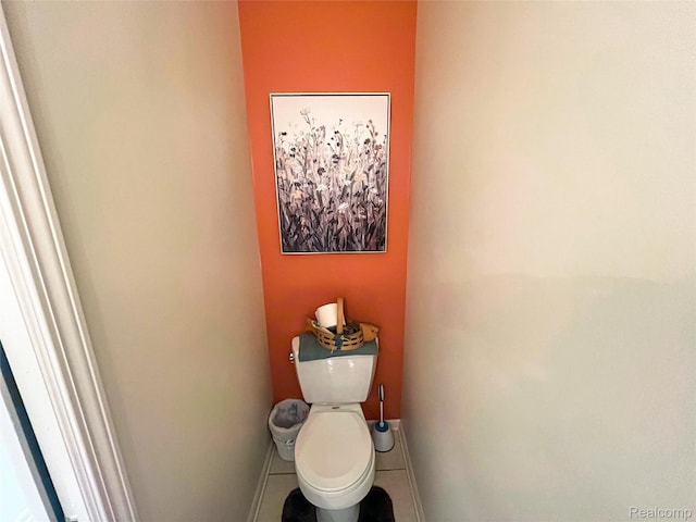 5580 Birch Ln, Davisburg, MI 48350 - bathroom featuring baseboards and tile patterned floors