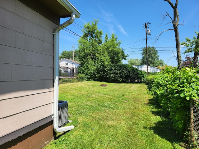 6163 Glenis St, Taylor, MI 48180 - view of grassy yard