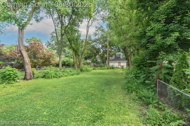 464 E Cambourne St, Ferndale, MI 48220 - view of fenced backyard