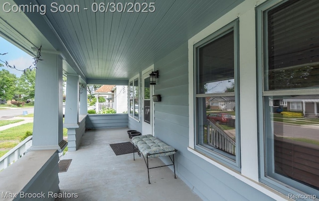 464 E Cambourne St, Ferndale, MI 48220 - view of covered porch