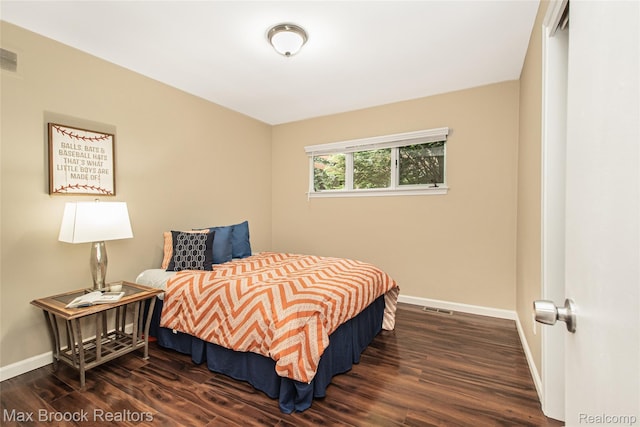 6730 Halyard Rd, Bloomfield Hills, MI 48301 - bedroom with wood finished floors