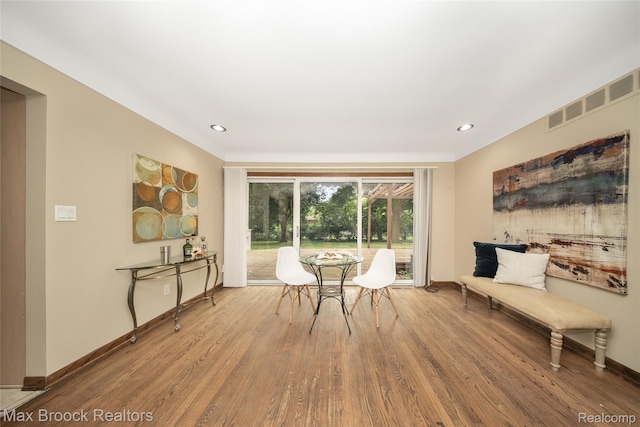 6730 Halyard Rd, Bloomfield Hills, MI 48301 - dining area featuring wood finished floors and recessed lighting