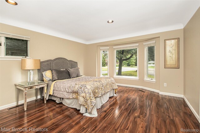 6730 Halyard Rd, Bloomfield Hills, MI 48301 - bedroom featuring dark wood finished floors and recessed lighting