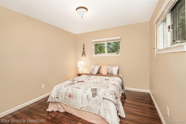 6730 Halyard Rd, Bloomfield Hills, MI 48301 - bedroom with wood finished floors