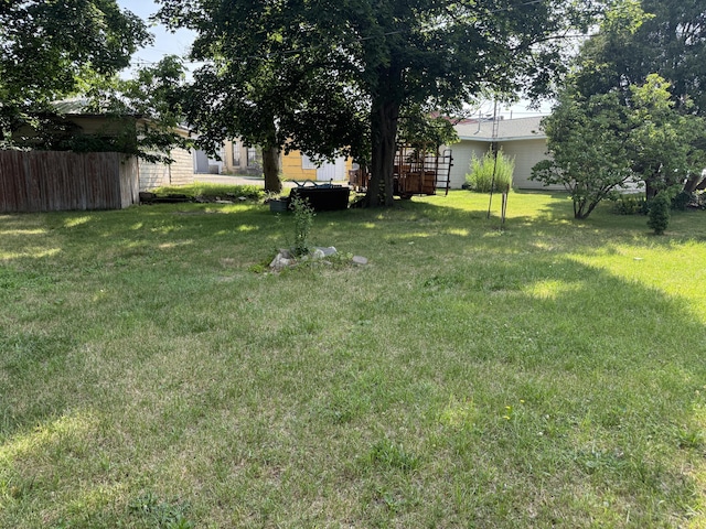 223 Washington Ave, Lakeview, MI 48850 - view of yard