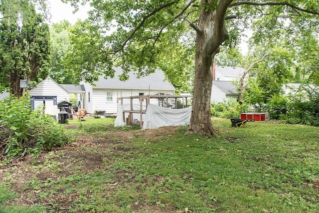 1624 Fulton St, Kalamazoo, MI 49001 - view of grassy yard