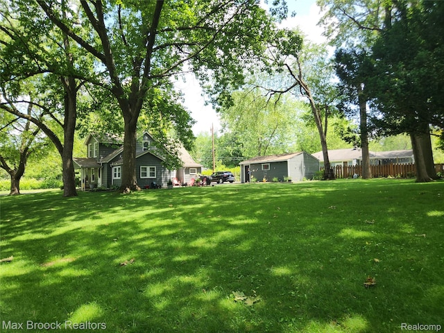 3705 Sancroft Ave, West Bloomfield, MI 48324 - view of yard