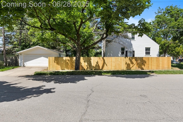 1590 Chapin Ave, Birmingham, MI 48009 - view of front of home with a detached garage