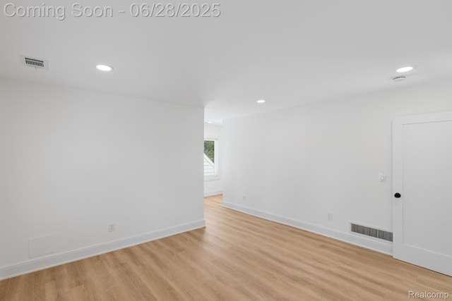 1590 Chapin Ave, Birmingham, MI 48009 - empty room featuring recessed lighting and light wood finished floors
