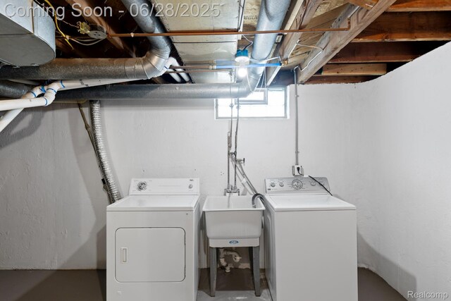 1590 Chapin Ave, Birmingham, MI 48009 - laundry room with independent washer and dryer