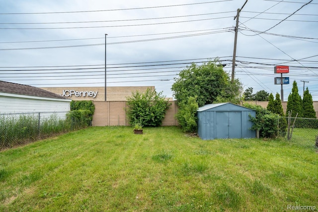 20327 Ellis St, Roseville, MI 48066 - fenced backyard with a storage shed