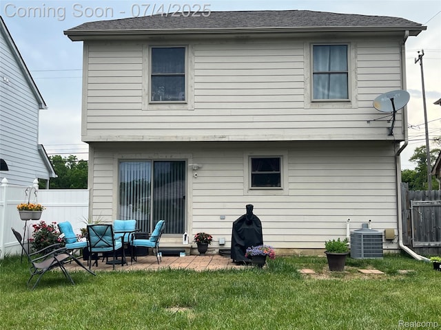 19754 E 14 Mile Rd, Roseville, MI 48066 - back of property with a patio area
