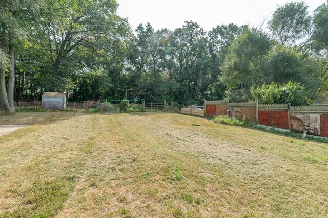 1213 Thomson Rd, Niles, MI 49120 - view of yard with a storage unit