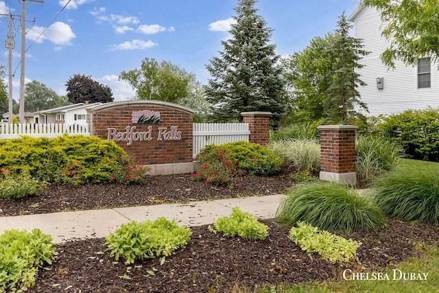 611 Bedford Falls Dr, Sparta, MI 49345 - view of community sign