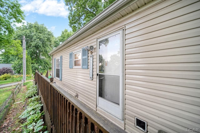 5390 Parkwood Ct, Manitou Beach, MI 49253 - view of side of home