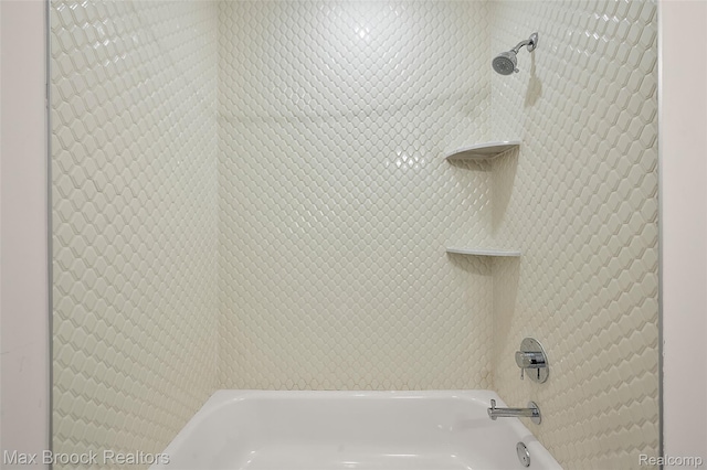 438 Selden St Unit 401, Detroit, MI 48201 - bathroom featuring shower / tub combination