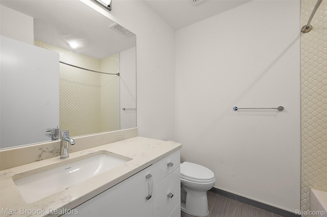 438 Selden St Unit 401, Detroit, MI 48201 - full bathroom with vanity and toilet