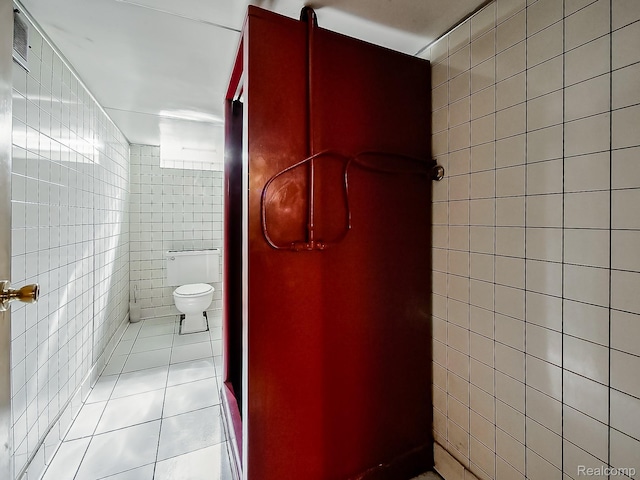 16039 Fordham St, Detroit, MI 48205 - bathroom with tile walls and tile patterned flooring